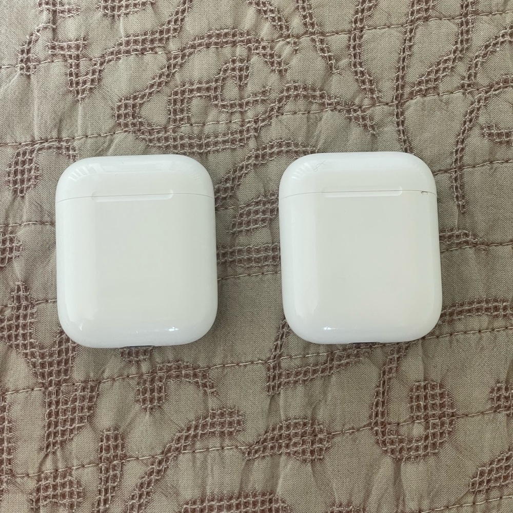 Airpods 2nd generations, recently repaired and fixed by apple.